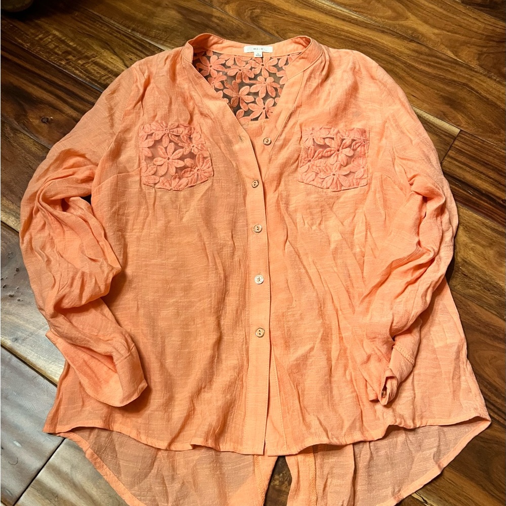 Women’s mine brand coral floral button up. Size large